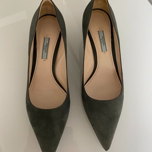 Prada Pumps - Picture 3 of 5